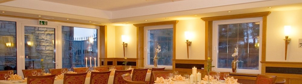 Hotel Restaurant Überacker | Deutsche & Westfälische Spezialitäten | Veranstaltungsräume | Wintergarten | Terrasse